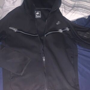 Black Nike Tech Fleece PRE OWNED!!